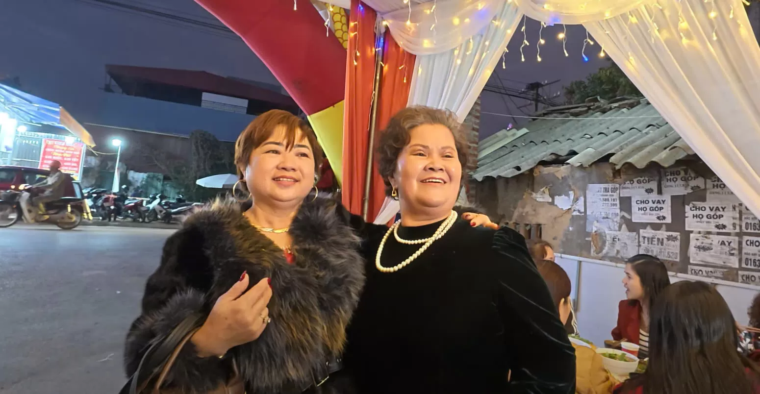 Trâu giật phương lan - chúc mừng năm mới